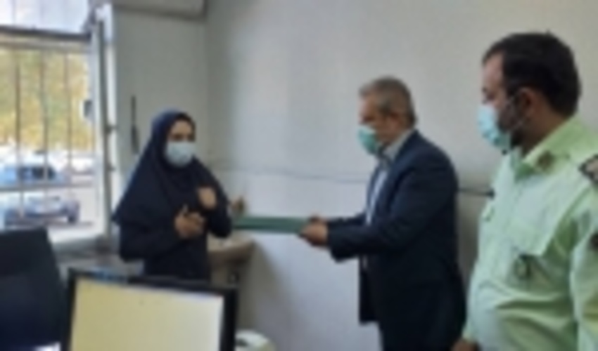 تقدیر دکتر اسحاق عطایی از سرکار خانم سمانه بزرگ نیا تنها پرسنل روشندل اداره کل منابع طبیعی و آبخیزداری مازندران- ساری به مناسبت روز جهانی(عصای سفید)