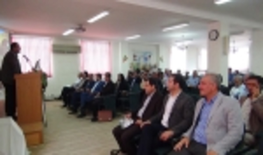 محمد حسن دادخواه رئیس اداره آموزش، ترویج و مشارکت های مردمی اداره کل منابع طبیعی و آبخیزداری مازندران- ساری: کارگاه آموزشی تحت عنوان ظرفیت سازی تشکل ها و تعاونی های منابع طبیعی  