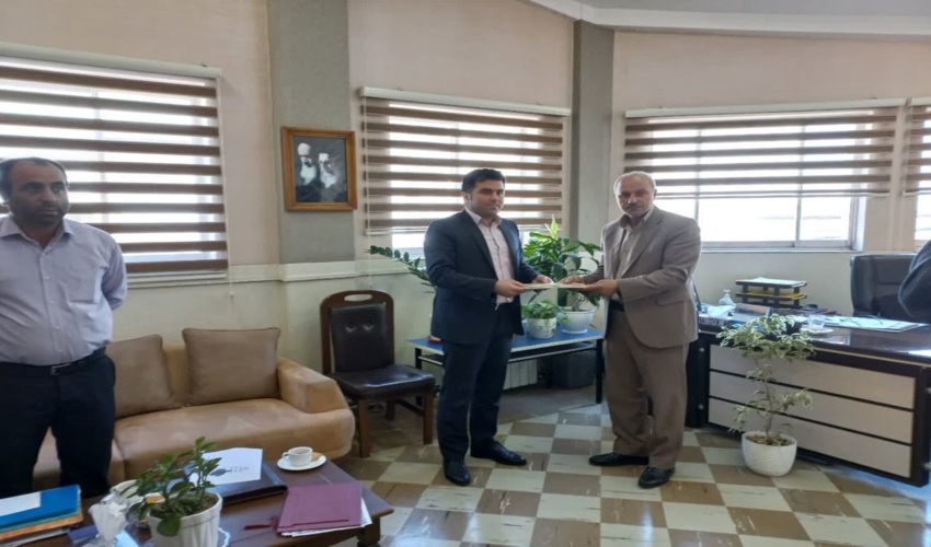  انعقاد تفاهم نامه همکاری اداره منابع طبیعی و اداره آموزش و پرورش شهرستان ساری در راستای طرح مردمی کاشت یک میلیارد درخت 